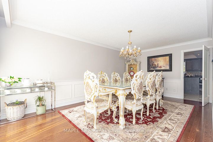 Photo 5 at 1 Elderwood Drive, Bayview Hill, Richmond Hill