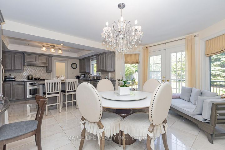 Photo 7 at 1 Elderwood Drive, Bayview Hill, Richmond Hill