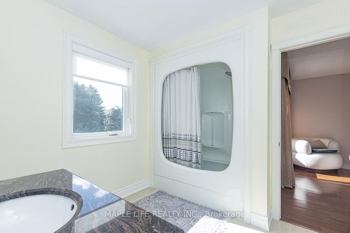 Photo 15 at 1 Elderwood Drive, Bayview Hill, Richmond Hill