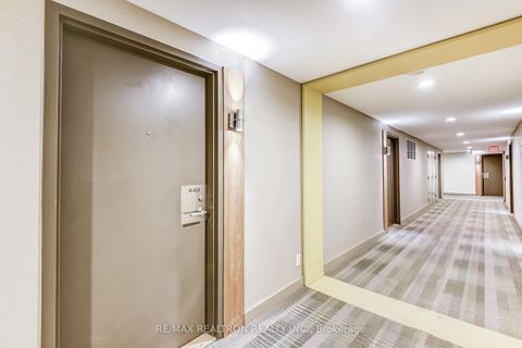 Photo 6 at 449 - 5 Hanna Avenue, Niagara, Toronto