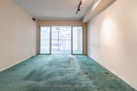 Photo 10 at 405 - 705 King Street W, Niagara, Toronto
