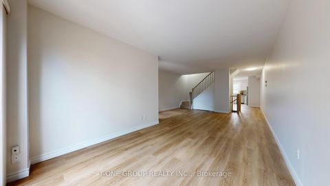 Photo 5 at 632 Adelaide Street W, Niagara, Toronto
