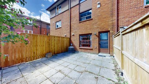 Photo 32 at 632 Adelaide Street W, Niagara, Toronto