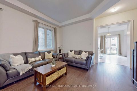 Photo 2 at 100 Ballantyne Boulevard, Vellore Village, Vaughan