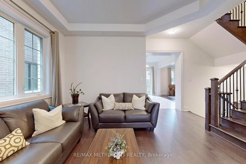 Photo 3 at 100 Ballantyne Boulevard, Vellore Village, Vaughan