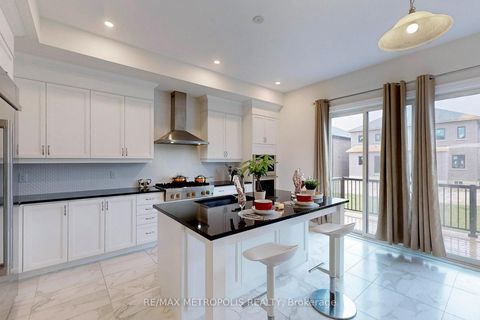 Photo 5 at 100 Ballantyne Boulevard, Vellore Village, Vaughan