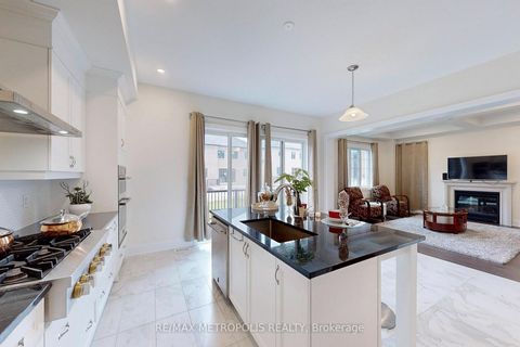Photo 11 at 100 Ballantyne Boulevard, Vellore Village, Vaughan