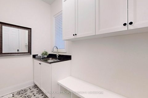Photo 13 at 100 Ballantyne Boulevard, Vellore Village, Vaughan