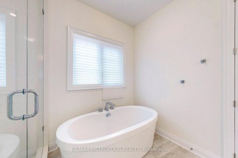 Photo 23 at 100 Ballantyne Boulevard, Vellore Village, Vaughan
