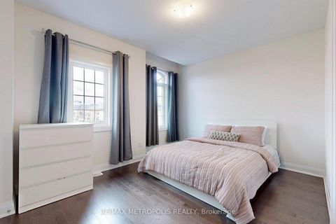 Photo 32 at 100 Ballantyne Boulevard, Vellore Village, Vaughan