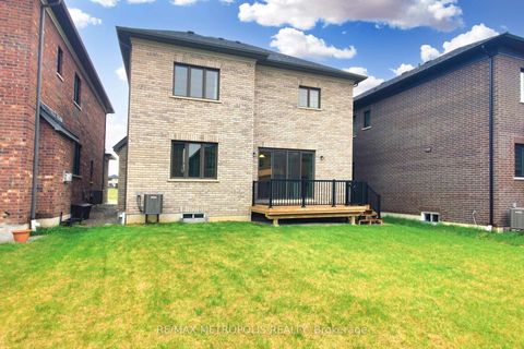 Photo 37 at 100 Ballantyne Boulevard, Vellore Village, Vaughan