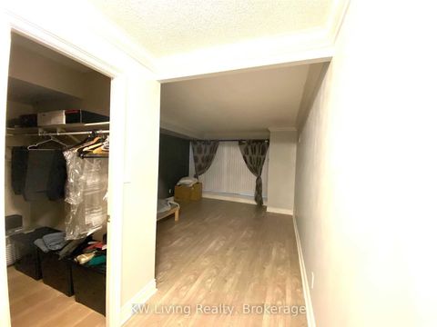 Photo 11 at 411 - 28 Hollywood Avenue, Willowdale East, Toronto