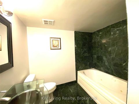 Photo 13 at 411 - 28 Hollywood Avenue, Willowdale East, Toronto