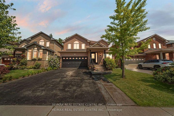 Photo 0 at 19 Hollowgrove Boulevard, Vales of Castlemore, Brampton