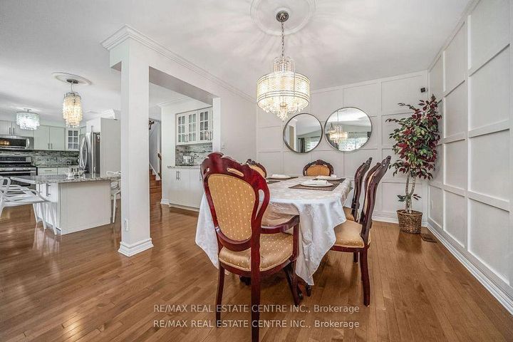 Photo 14 at 19 Hollowgrove Boulevard, Vales of Castlemore, Brampton