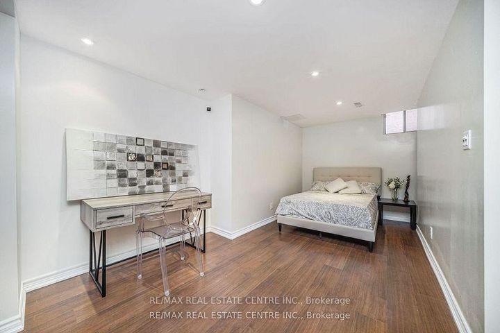Photo 39 at 19 Hollowgrove Boulevard, Vales of Castlemore, Brampton
