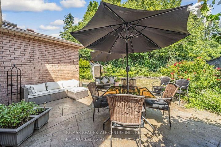 Photo 41 at 19 Hollowgrove Boulevard, Vales of Castlemore, Brampton