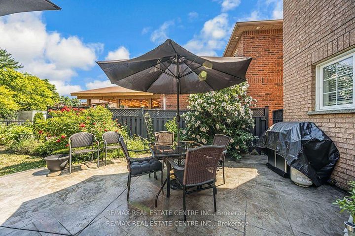 Photo 43 at 19 Hollowgrove Boulevard, Vales of Castlemore, Brampton