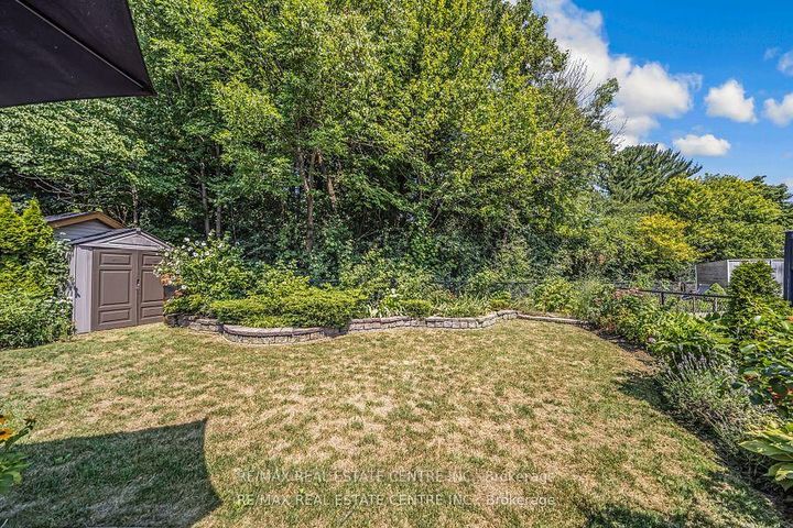 Photo 44 at 19 Hollowgrove Boulevard, Vales of Castlemore, Brampton