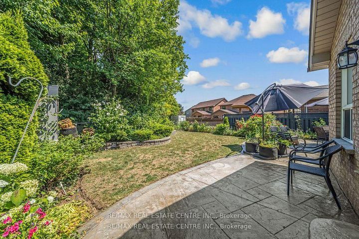 Photo 46 at 19 Hollowgrove Boulevard, Vales of Castlemore, Brampton