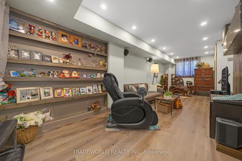 Photo 2 at 21 Dundonald Street, Yonge Corridor, Toronto