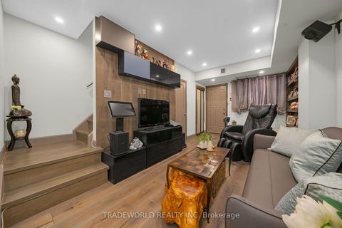 Photo 4 at 21 Dundonald Street, Yonge Corridor, Toronto