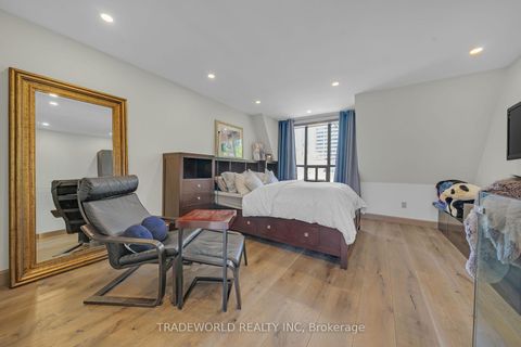 Photo 29 at 21 Dundonald Street, Yonge Corridor, Toronto