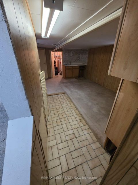 Photo 13 at 160 King Edward Avenue, Lumsden, Toronto