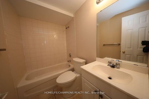 Photo 5 at 142 Estate Garden Avenue, Oak Ridges, Richmond Hill