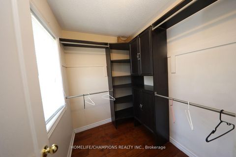 Photo 9 at 142 Estate Garden Avenue, Oak Ridges, Richmond Hill