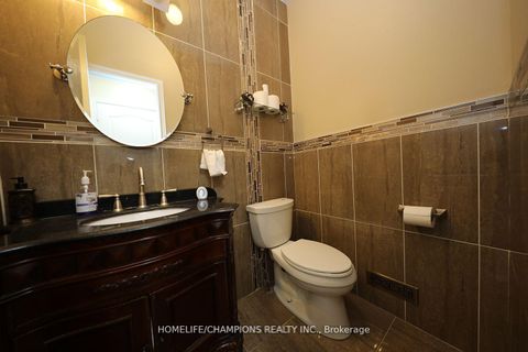 Photo 12 at 142 Estate Garden Avenue, Oak Ridges, Richmond Hill