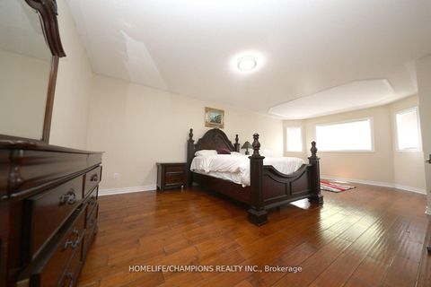 Photo 18 at 142 Estate Garden Avenue, Oak Ridges, Richmond Hill