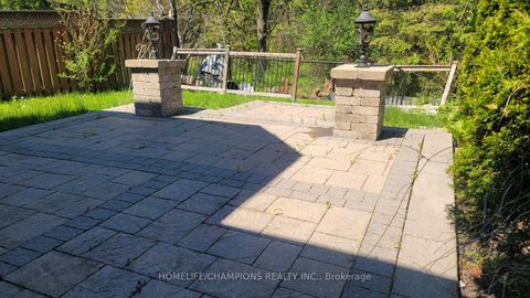 Photo 22 at 142 Estate Garden Avenue, Oak Ridges, Richmond Hill