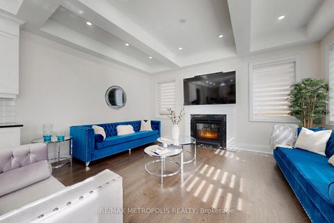 Photo 5 at 163 Ballantyne Boulevard, Vellore Village, Vaughan