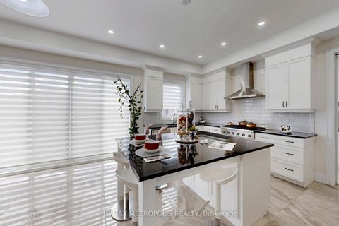 Photo 11 at 163 Ballantyne Boulevard, Vellore Village, Vaughan