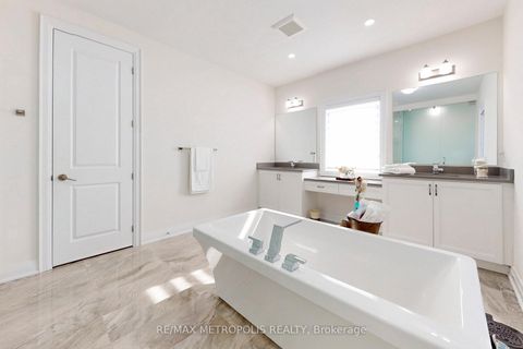 Photo 31 at 163 Ballantyne Boulevard, Vellore Village, Vaughan