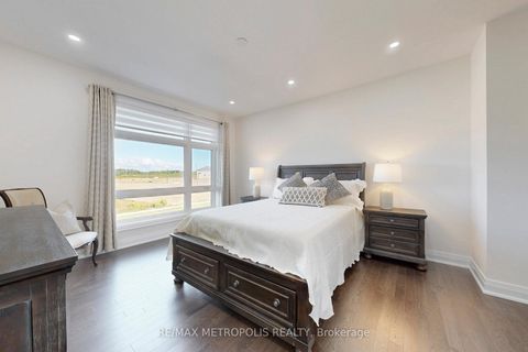 Photo 34 at 163 Ballantyne Boulevard, Vellore Village, Vaughan