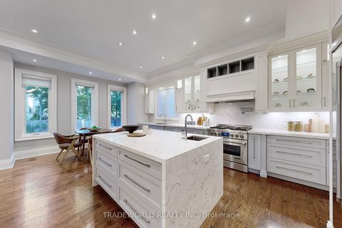 Photo 10 at 122 Parkview Avenue, Willowdale East, Toronto