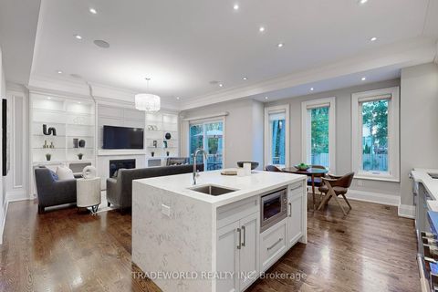 Photo 11 at 122 Parkview Avenue, Willowdale East, Toronto