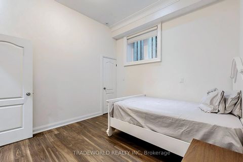 Photo 35 at 122 Parkview Avenue, Willowdale East, Toronto