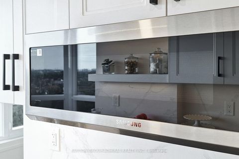 Photo 6 at 901 - 7601 Bathurst Street, Yorkhill, Vaughan