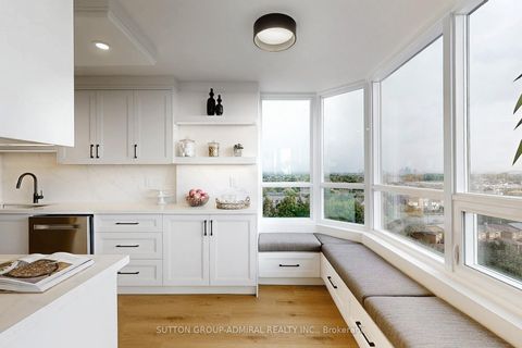 Photo 7 at 901 - 7601 Bathurst Street, Yorkhill, Vaughan