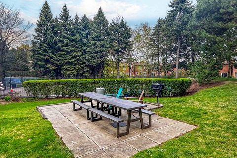 Photo 37 at 901 - 7601 Bathurst Street, Yorkhill, Vaughan