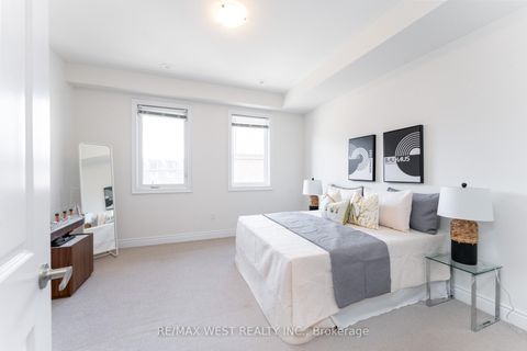Photo 13 at 19 - 2172 Trafalgar Road, RO River Oaks, Oakville