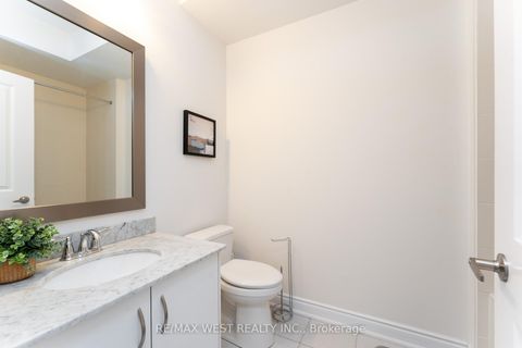 Photo 14 at 19 - 2172 Trafalgar Road, RO River Oaks, Oakville