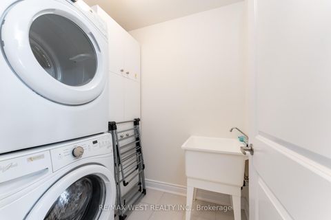 Photo 15 at 19 - 2172 Trafalgar Road, RO River Oaks, Oakville