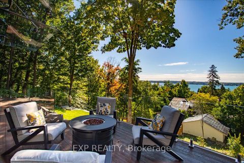 Photo 2 at 11 Crestwood Drive, North Shore, Barrie