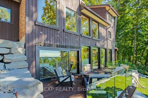 Photo 3 at 11 Crestwood Drive, North Shore, Barrie