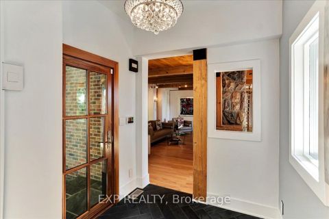 Photo 4 at 11 Crestwood Drive, North Shore, Barrie