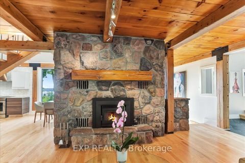 Photo 7 at 11 Crestwood Drive, North Shore, Barrie